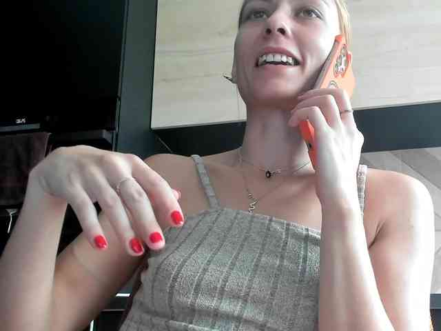 karo131324 Live Webcam on BongaCams