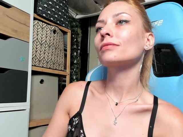karo131324 webcam