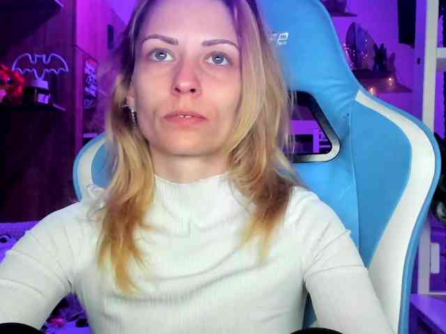 karo131324 Live Webcam on BongaCams