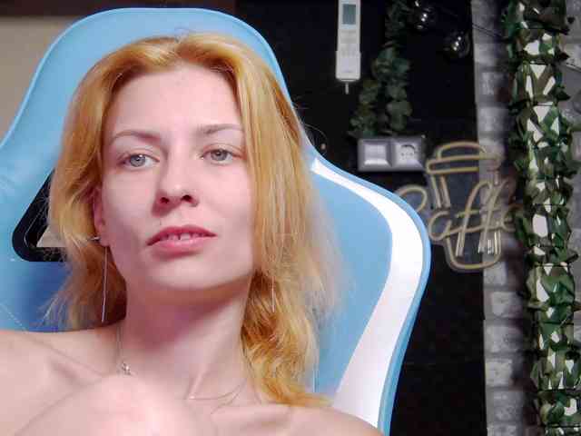 karo131324 Live Webcam on BongaCams