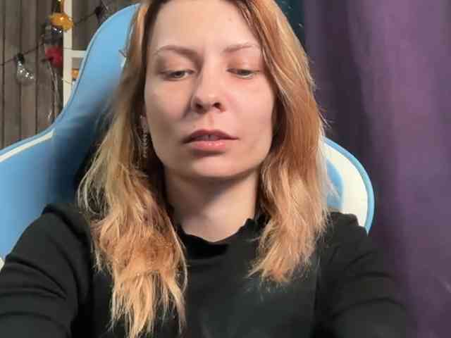 karo131324 Live Webcam on BongaCams