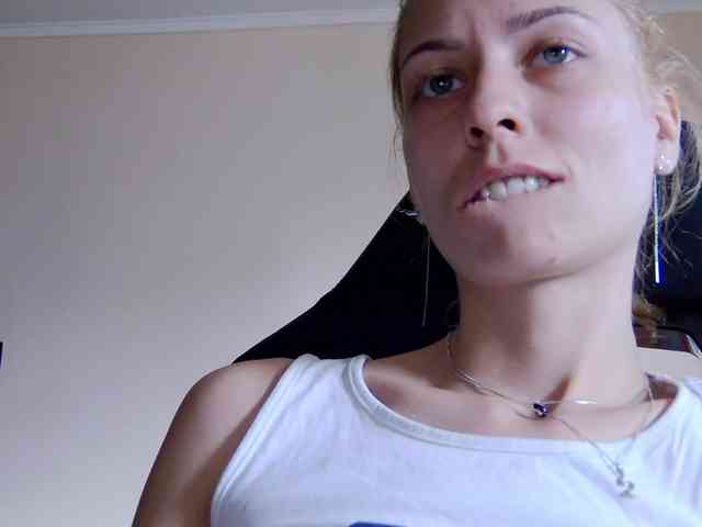 karo131324 Live Webcam on BongaCams
