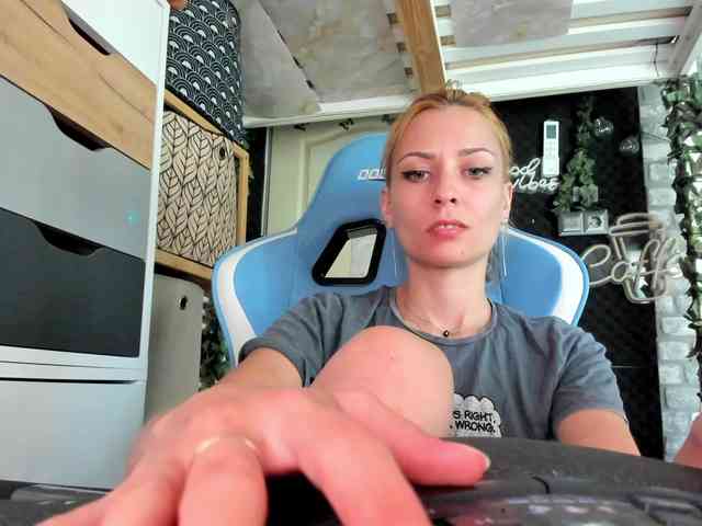karo131324 webcam