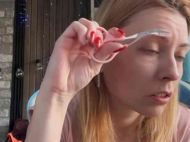 karo131324 Live Webcam on BongaCams