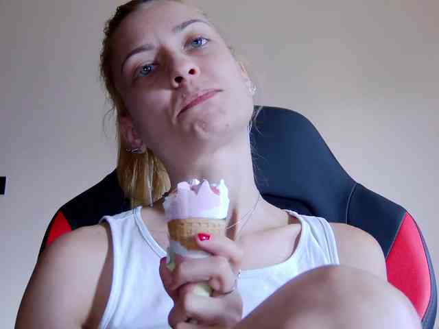 karo131324 webcam