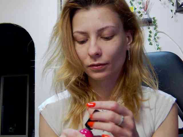 karo131324 Live Webcam on BongaCams