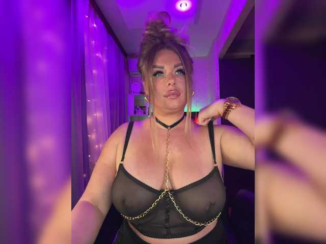 VictoriaDiamo live cam