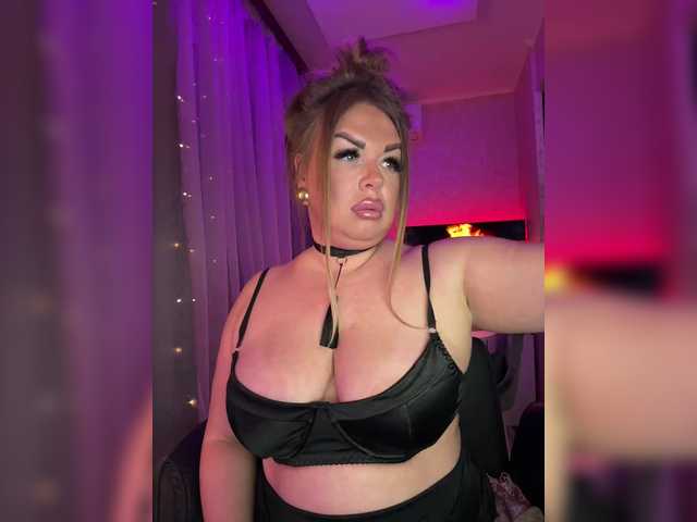 VictoriaDiamo's BongaCams show and profile