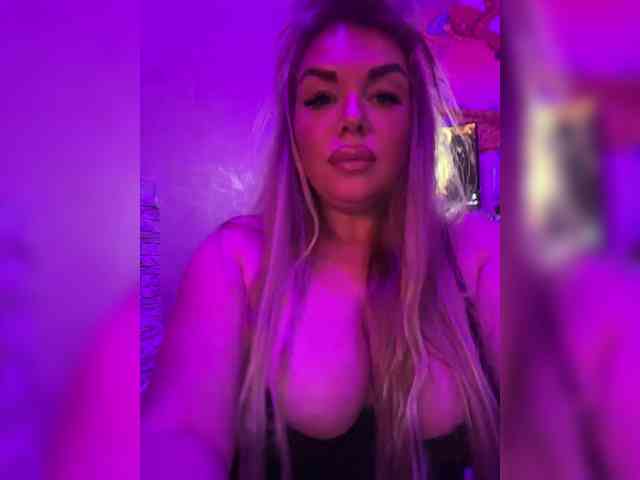 VictoriaFoxxx webcam