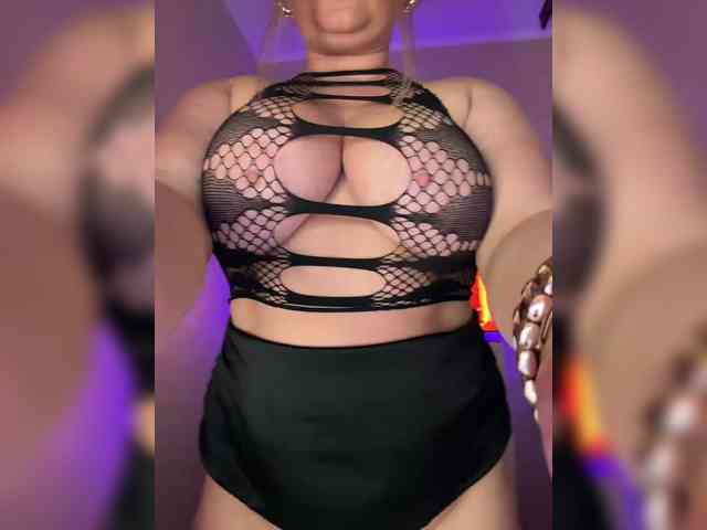 VictoriaFoxxx webcam