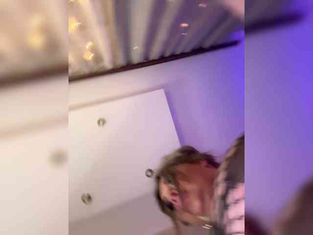 VictoriaFoxxx webcam