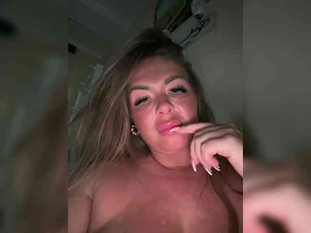 VictoriaFoxxx webcam