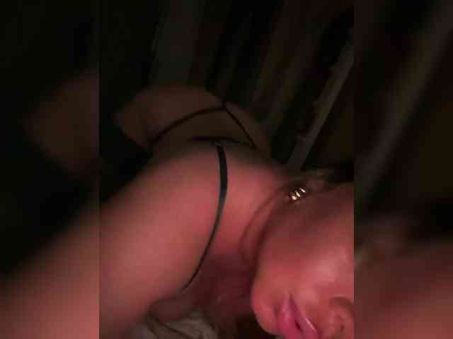 VictoriaFoxxx webcam