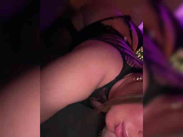 VictoriaFoxxx webcam