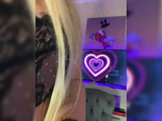 VictoriaFoxxx webcam