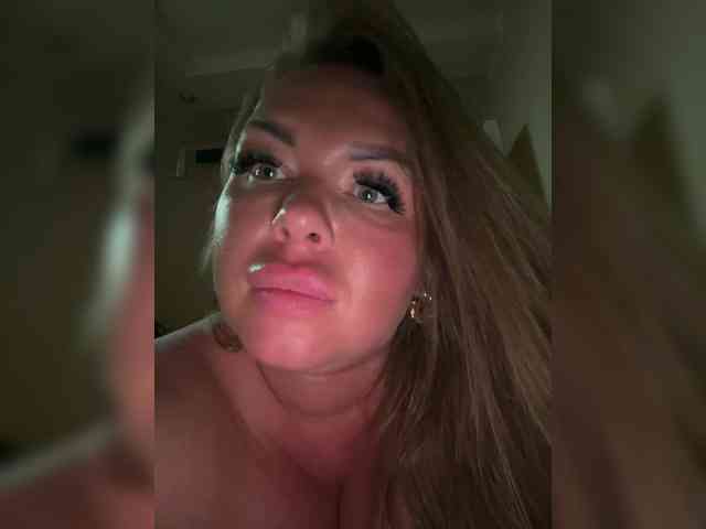 VictoriaFoxxx webcam