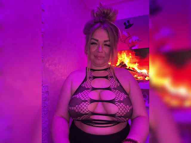 VictoriaFoxxx webcam