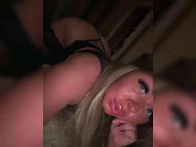 VictoriaFoxxx webcam