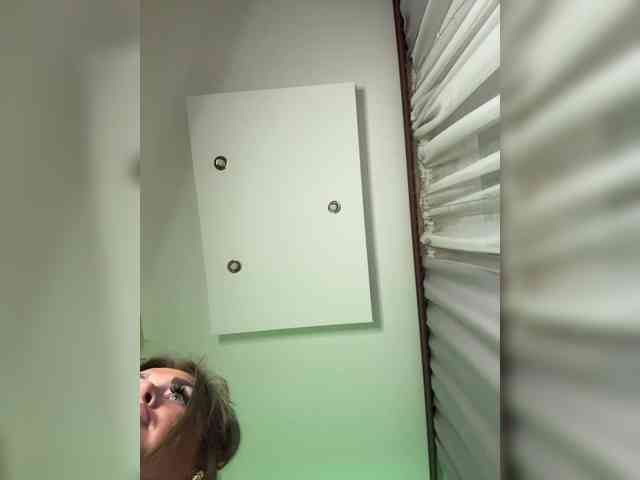 VictoriaFoxxx webcam