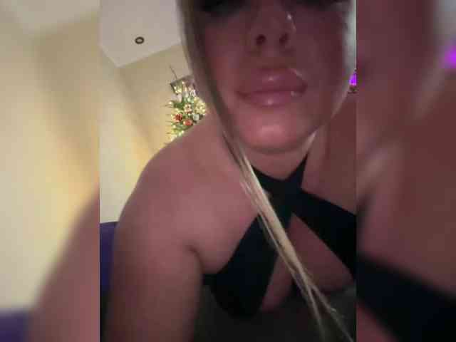 VictoriaFoxxx webcam