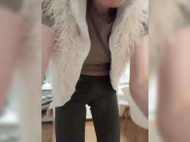 P-A-N-I-K-A's BongaCams show and profile