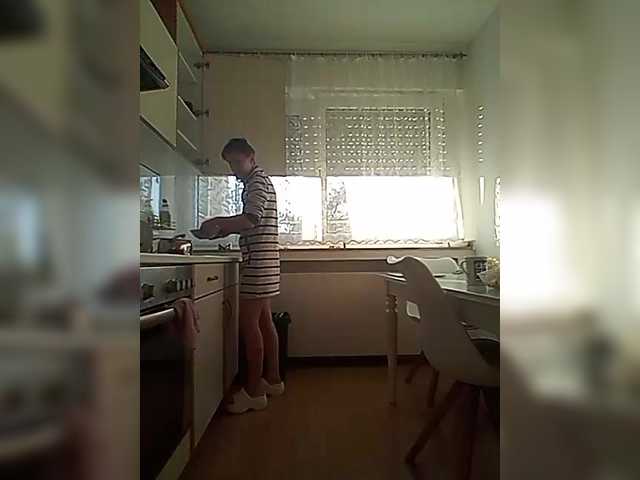  P-A-N-I-K-A chat room