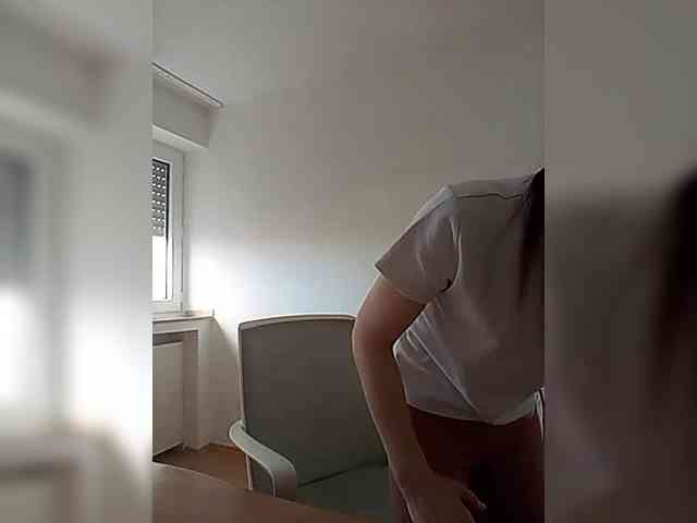 online cam chat P-A-N-I-K-A