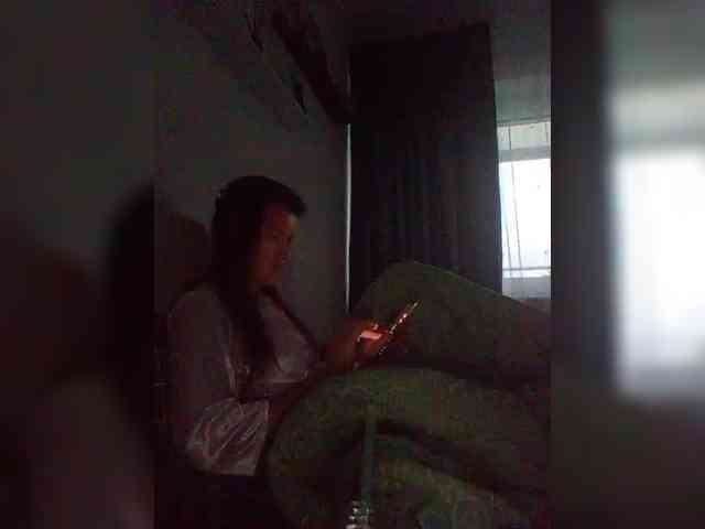 web cam striptease P-A-N-I-K-A