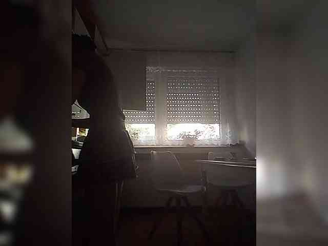 nude voyeur P-A-N-I-K-A