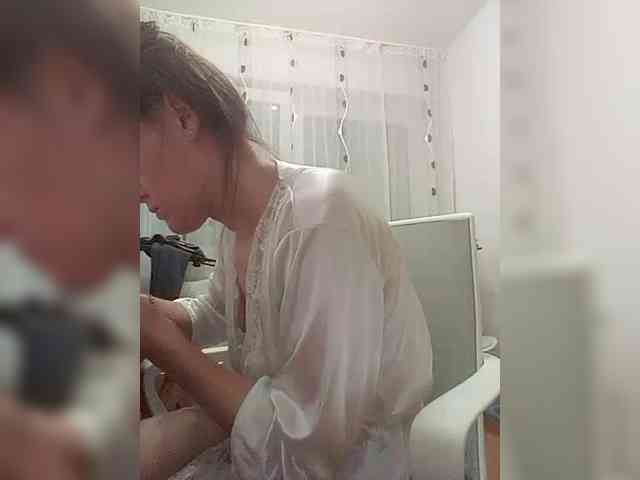 naked livechat P-A-N-I-K-A
