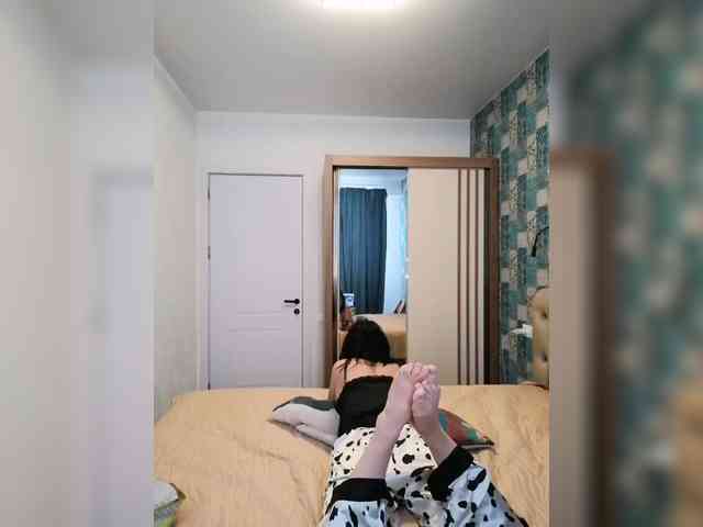 Your_Lilith webcam