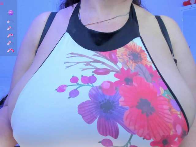 esmeraldamilf's BongaCams show and profile