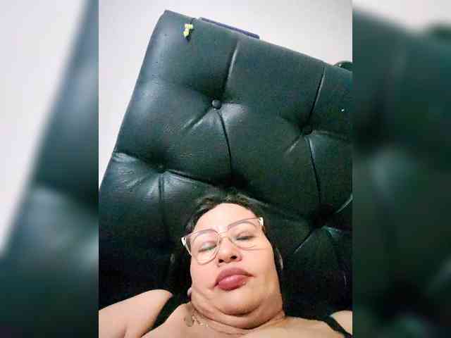 esmeraldamilf webcam