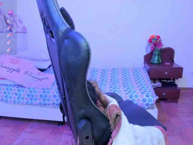 esmeraldamilf webcam