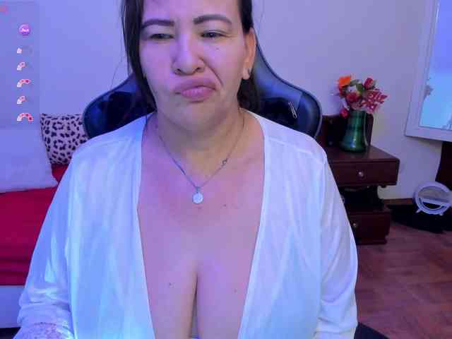 esmeraldamilf webcam
