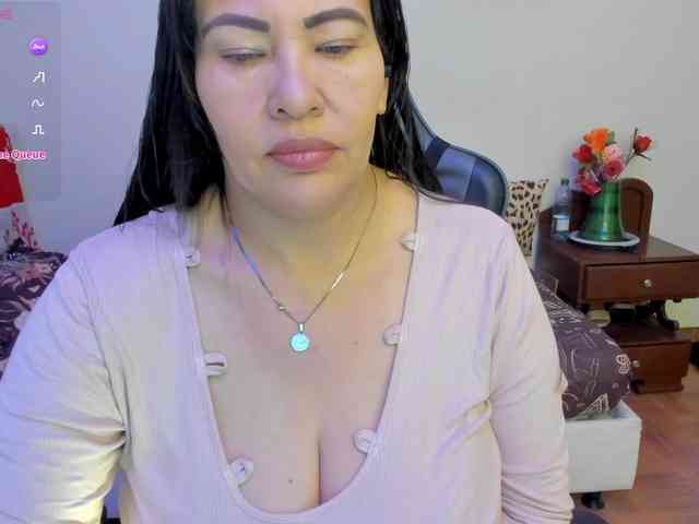 esmeraldamilf webcam