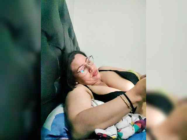 esmeraldamilf webcam