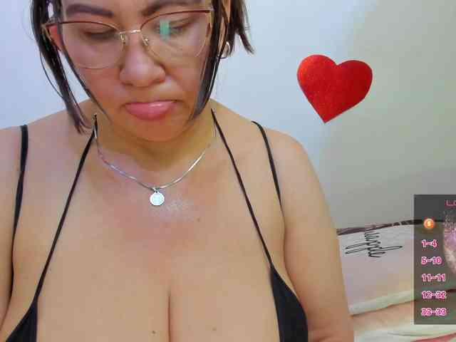 esmeraldamilf webcam