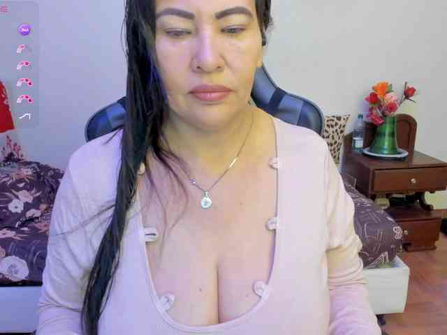 esmeraldamilf webcam