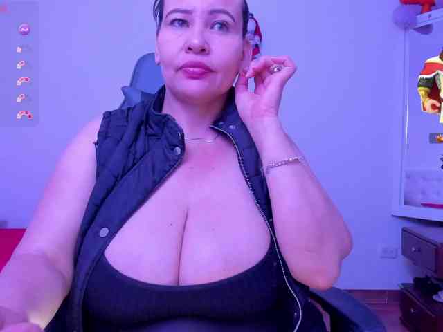 esmeraldamilf webcam