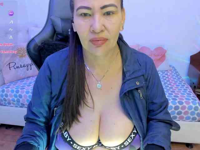 esmeraldamilf webcam
