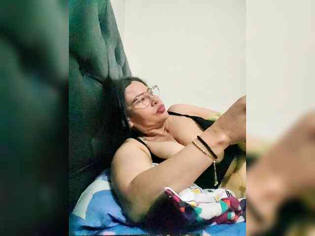 esmeraldamilf webcam