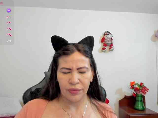 esmeraldamilf webcam