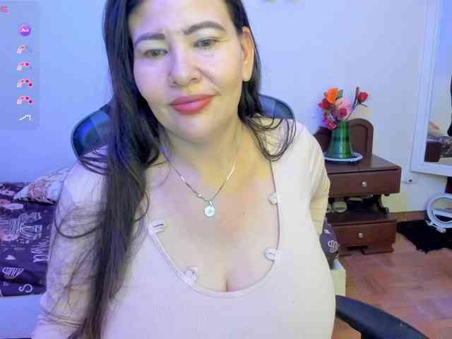 esmeraldamilf webcam