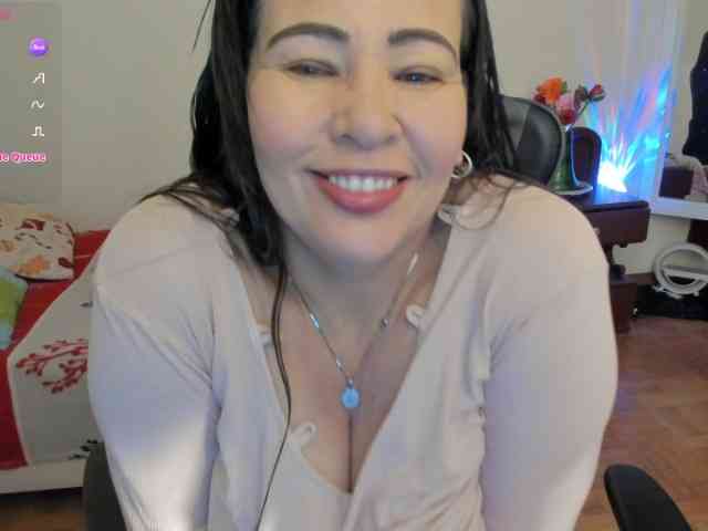 esmeraldamilf esmeraldamilf