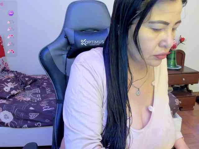 esmeraldamilf webcam