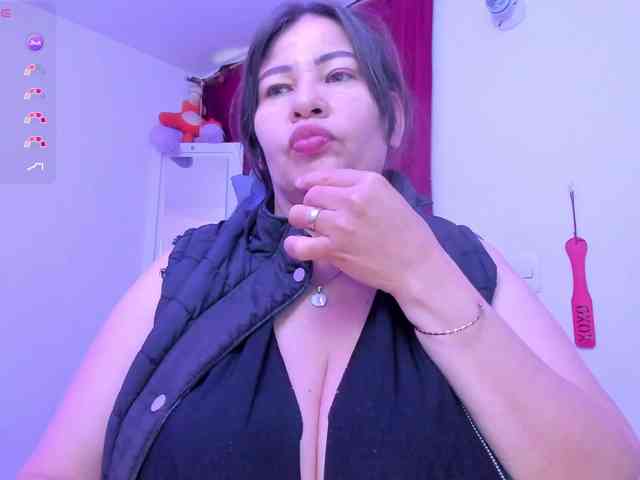esmeraldamilf webcam