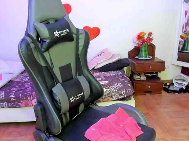 esmeraldamilf webcam