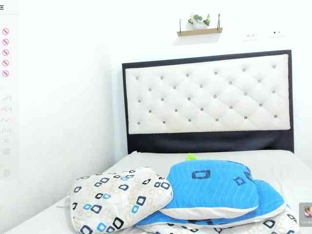 CuteLatinax webcam
