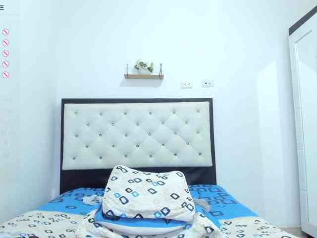 CuteLatinax webcam